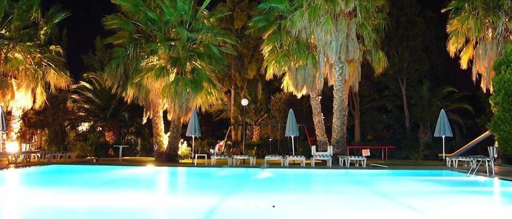 מרמרי Nina Hotel מראה חיצוני תמונה